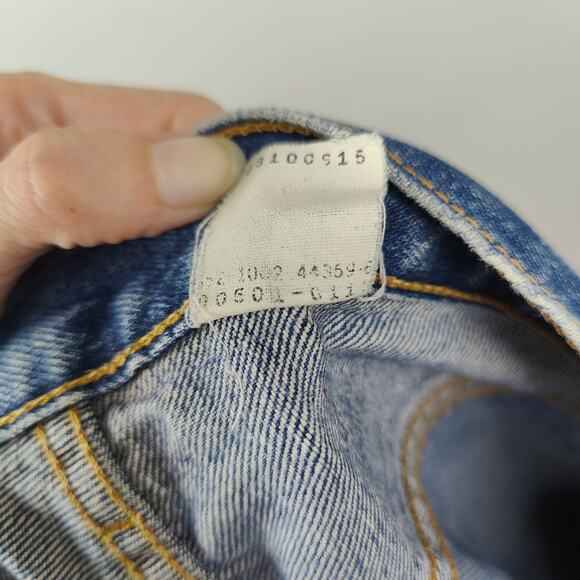 Vintage 90s Levi's 501 Jeans Mens 33x30 Medium Wash Whiskering Straight Fit - Picture 11 of 12